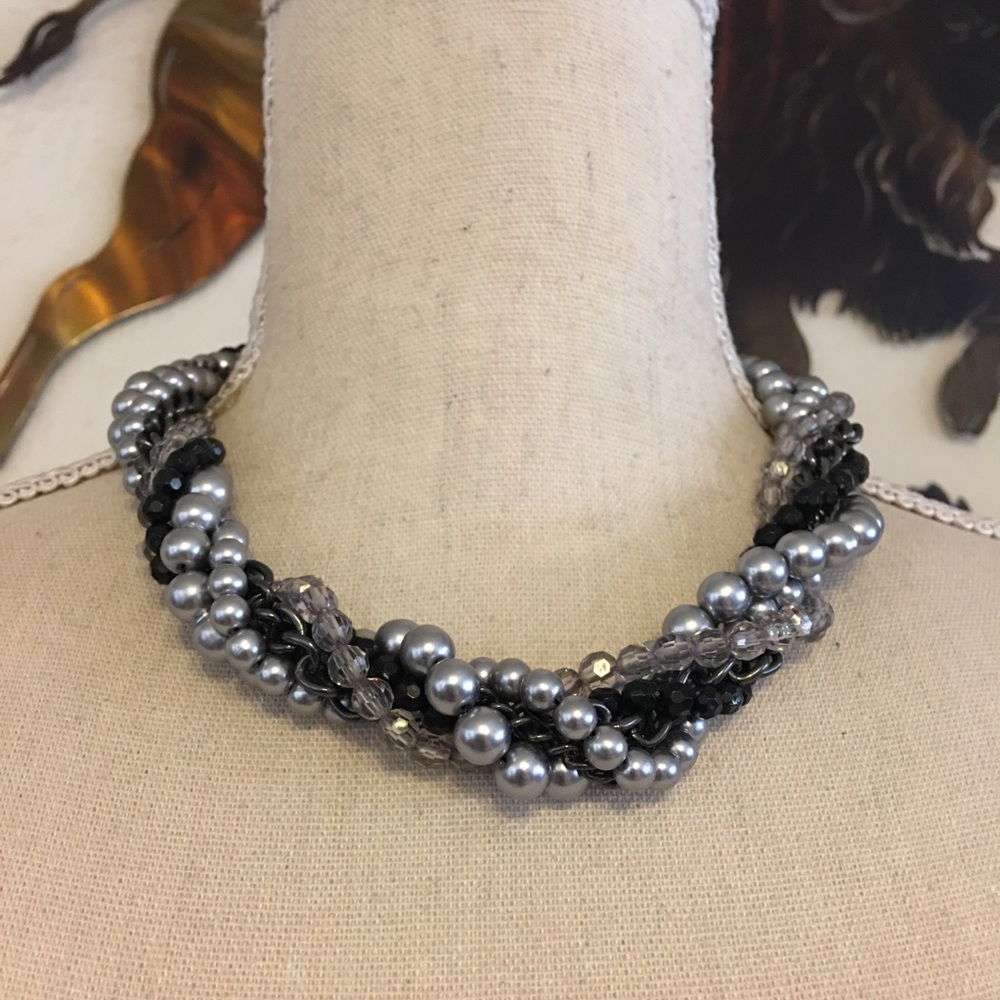 Premier Designs twisted pearl and chain necklace
